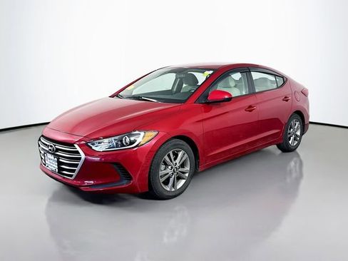 Used 2017 Hyundai Elantra SE FWD image 2