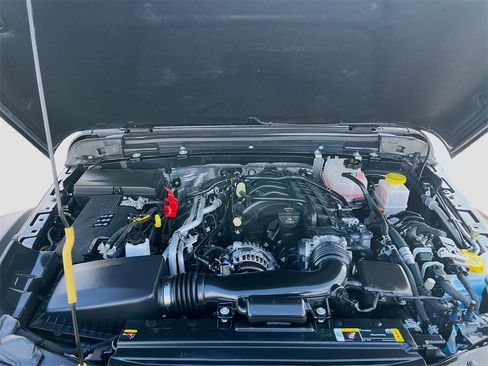 Used 2024 Jeep Gladiator Rubicon w/ Convenience Group image 28