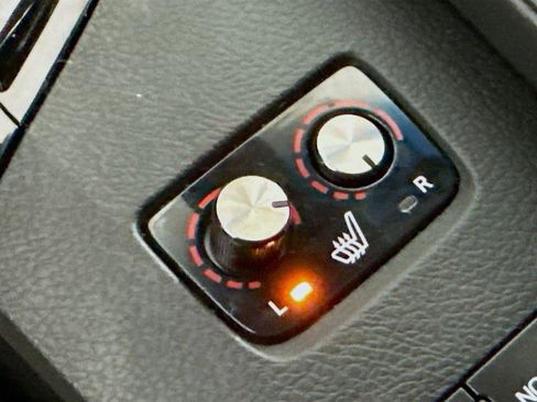 Used 2018 Toyota Avalon XLE Premium image 20