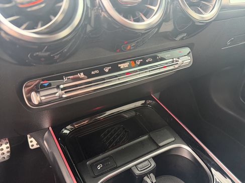 Used 2021 Mercedes-Benz GLB 35 AMG 4MATIC image 22