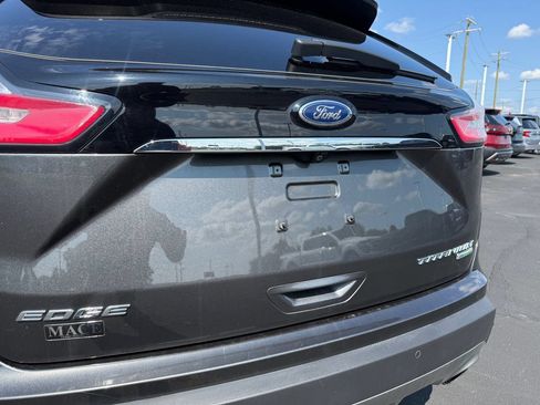 Used 2019 Ford Edge Titanium w/ Cold Weather Package FWD image 7