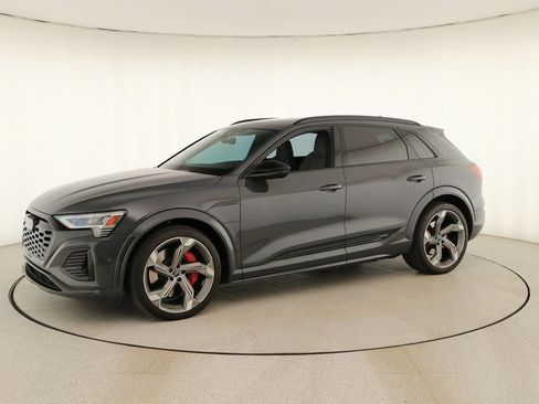 Certified 2024 Audi SQ8 e-tron Premium Plus w/ Black Optic Package AWD/4WD image 13