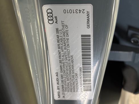 Used 2022 Audi e-tron GT Premium Plus image 31