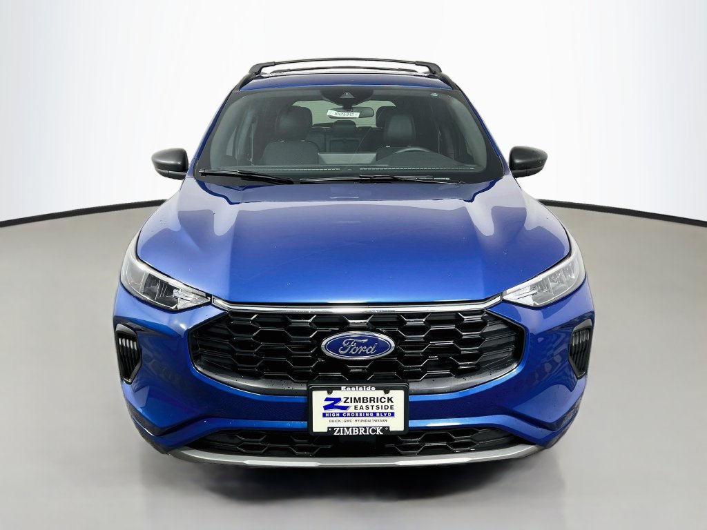Used 2023 Ford Escape ST-Line w/ Tech Pack #1 AWD/4WD image 2