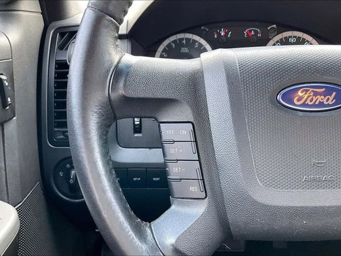 Used 2011 Ford Escape XLT image 10