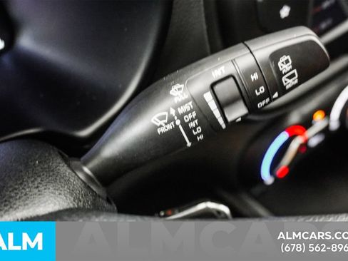 Used 2025 Kia Soul LX w/ LX Technology Package FWD image 24