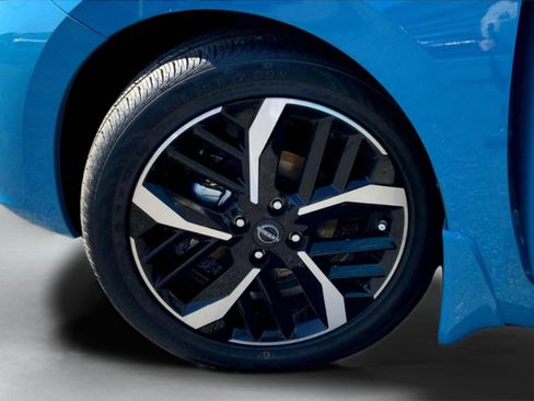 New 2025 Nissan Versa SR w/ Trunk Package image 12