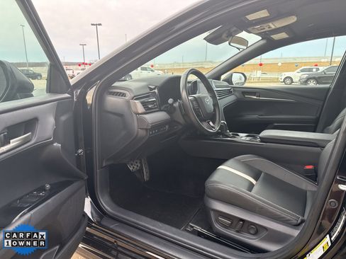 Used 2025 Toyota Camry SE image 12