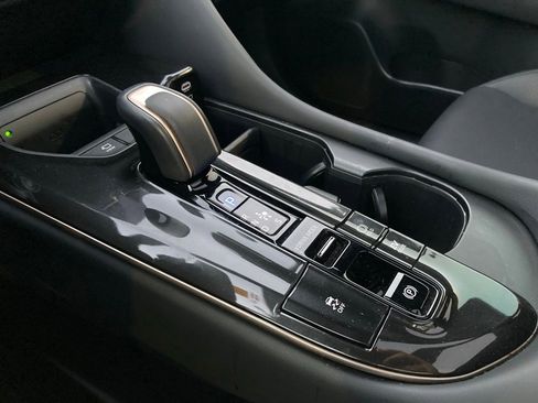 Certified 2025 Toyota Crown Signia w/ Advanced Technology Package image 27