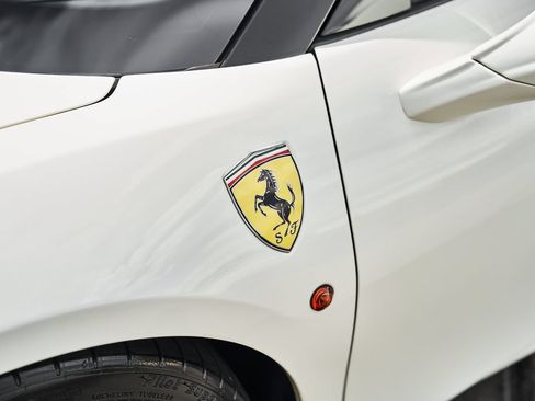 Used 2019 Ferrari 488 Spider RWD image 9
