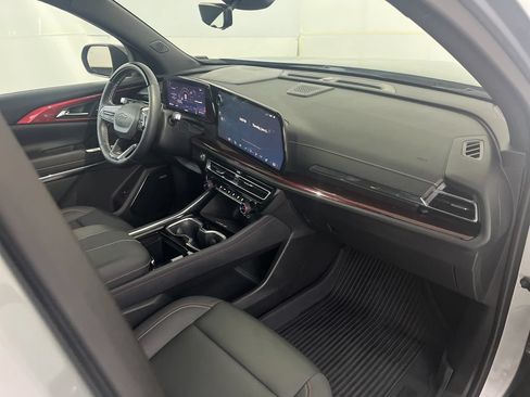 Used 2025 Chevrolet Traverse Z71 w/ Enhanced Driving Package AWD/4WD image 22