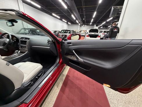 Used 2011 Lexus IS 250C w/ Luxury Pkg image 30