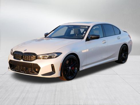 Used 2023 BMW M340i xDrive image 3
