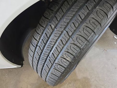 Certified 2022 Cadillac XT6 Luxury w/ LPO, Floor Liner Package image 34