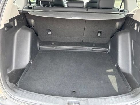 Used 2017 Honda CR-V Touring image 10