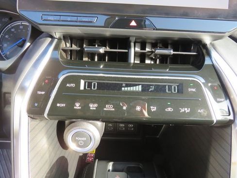 Certified 2023 Toyota Venza Nightshade image 26