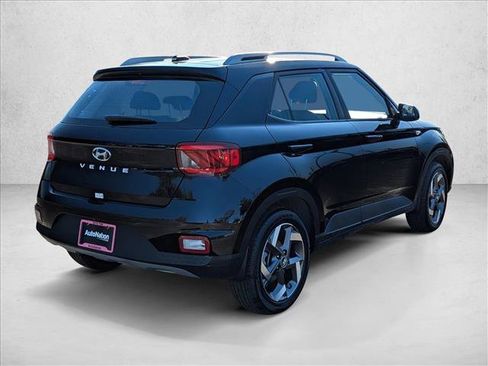 Certified 2025 Hyundai Venue SEL image 2