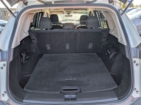 Used 2023 Nissan Rogue S image 14