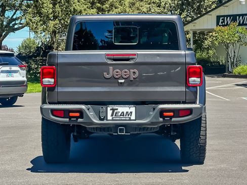 Used 2022 Jeep Gladiator Mojave w/ Trailer Tow Package AWD/4WD image 5