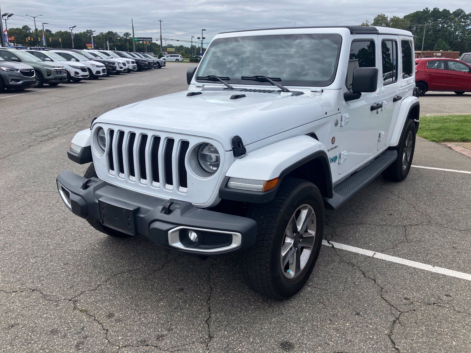 Used 2020 Jeep Wrangler Unlimited Sahara w/ Dual Top Group AWD/4WD image 1