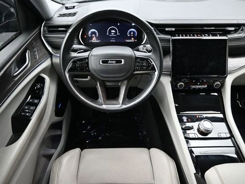 Used 2021 Jeep Grand Cherokee L Overland w/ Luxury Tech Group IV AWD/4WD image 9