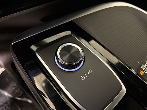 Used 2025 Buick Enclave Preferred image 28