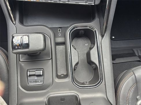 Used 2025 GMC Sierra 1500 AT4 w/ AT4 Premium Package image 28