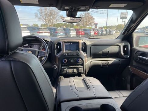 Used 2019 Chevrolet Silverado 1500 High Country w/ Technology Package AWD/4WD image 15