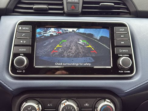 Used 2023 Nissan Versa SV image 16