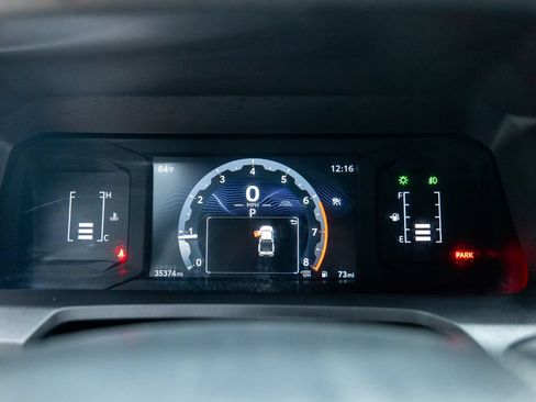 Used 2025 Toyota Tacoma SR5 AWD/4WD image 40