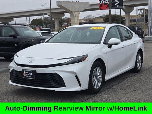 Used 2025 Toyota Camry LE image 4