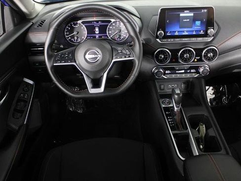 Certified 2025 Nissan Sentra SR FWD image 7