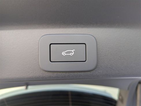 New 2026 Jaguar F-PACE SVR image 14