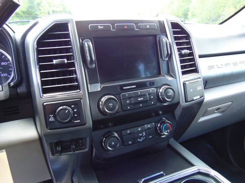 Used 2020 Ford F250 XLT w/ Snow Plow Prep Package AWD/4WD image 20