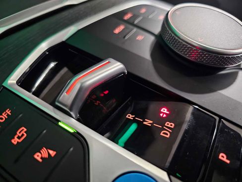 Certified 2025 BMW i4 xDrive40i w/ Premium Package image 27