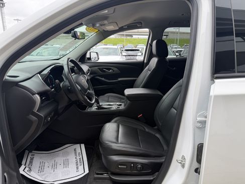 Used 2019 Chevrolet Traverse RS w/ LPO, Floor Liner Package FWD image 33