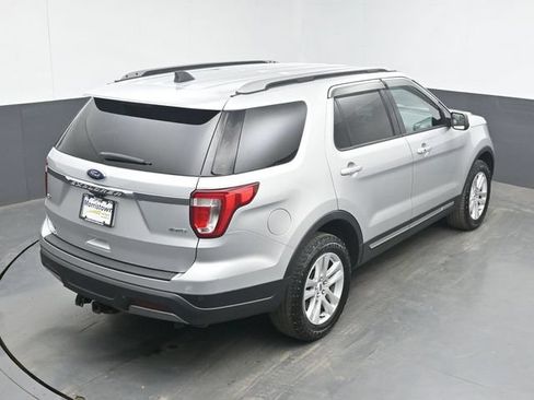 Used 2019 Ford Explorer XLT AWD/4WD image 40