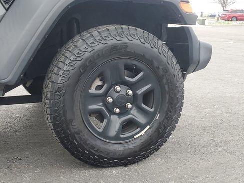 Used 2020 Jeep Wrangler Unlimited Sport image 9