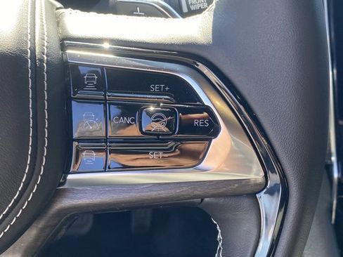 New 2025 Jeep Grand Cherokee Overland w/ Adv Protech Group III image 18