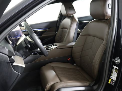 Used 2024 BMW i5 M60 w/ Premium Package image 34