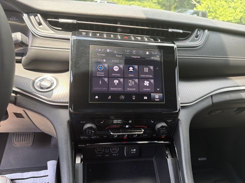 Certified 2023 Jeep Grand Cherokee L Laredo AWD/4WD image 28