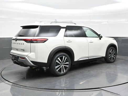 Used 2023 Nissan Pathfinder Platinum AWD/4WD image 7