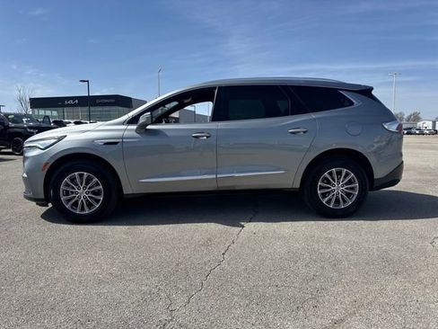 Used 2024 Buick Enclave Premium image 3