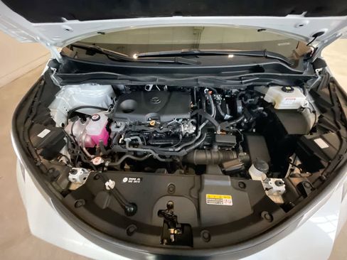 Used 2024 Toyota Sienna XLE image 27