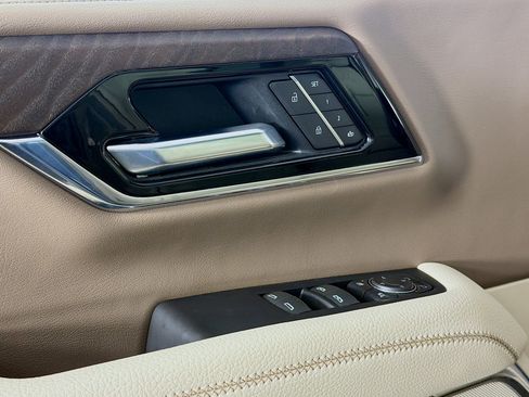 Used 2025 GMC Yukon Denali w/ Denali Reserve Package image 20