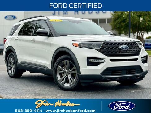 Certified 2022 Ford Explorer XLT w/ Equipment Group 202A RWD image 1