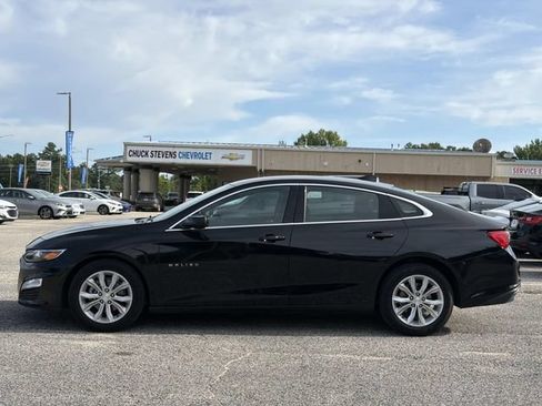 Used 2025 Chevrolet Malibu LT FWD image 11