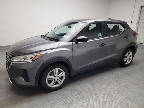 Used 2021 Nissan Kicks S FWD image 2