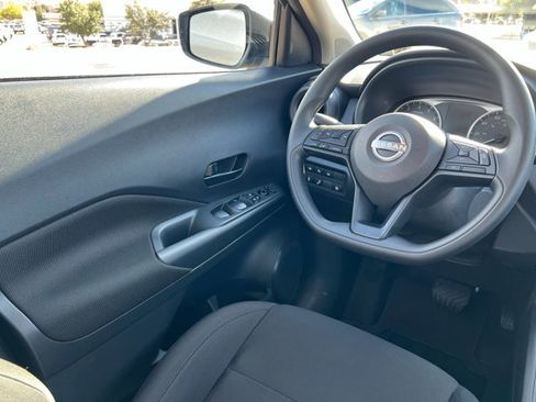 Used 2025 Nissan Kicks Play S image 11