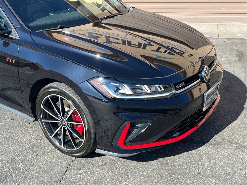 Used 2025 Volkswagen Jetta GLI Autobahn FWD image 9